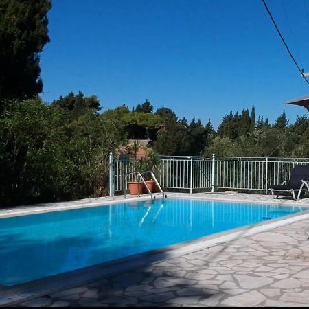 Gastouri Villa Pascalia With Heated Pool In October And Views Achílleion Extérieur photo