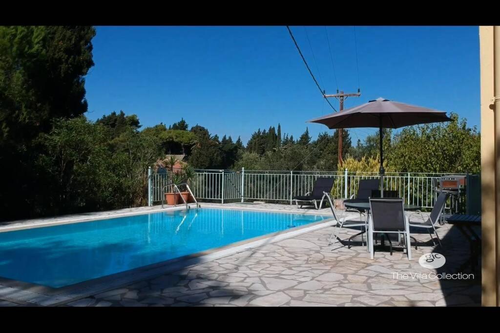 Gastouri Villa Pascalia With Heated Pool In October And Views Achílleion Extérieur photo