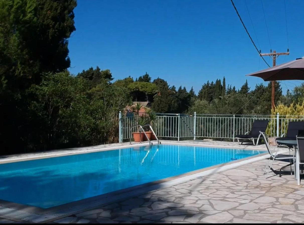 Gastouri Villa Pascalia With Heated Pool In October And Views Achílleion Extérieur photo