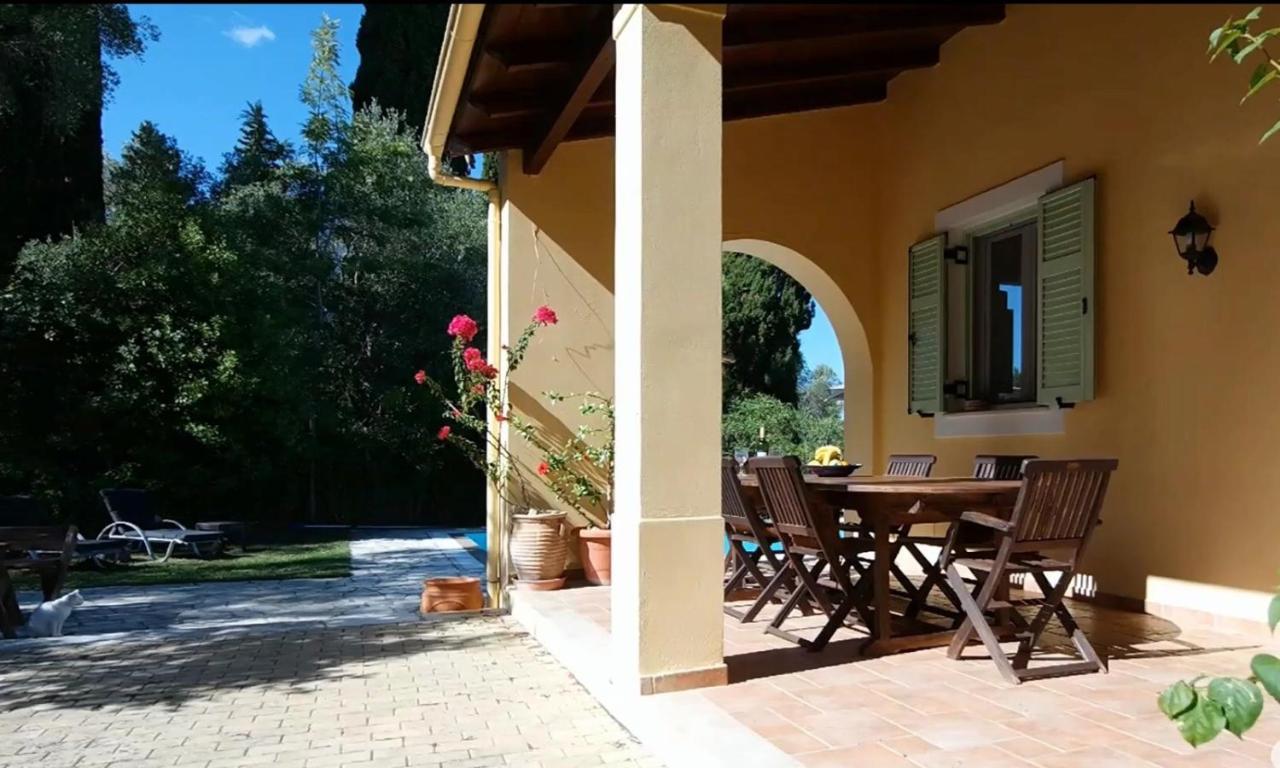 Gastouri Villa Pascalia With Heated Pool In October And Views Achílleion Extérieur photo