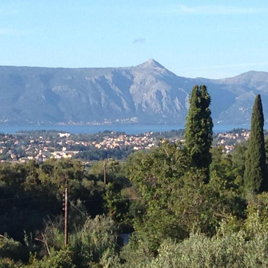 Gastouri Villa Pascalia With Heated Pool In October And Views Achílleion Extérieur photo